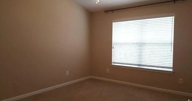 Building Photo - 404 Gibson Forest Dr