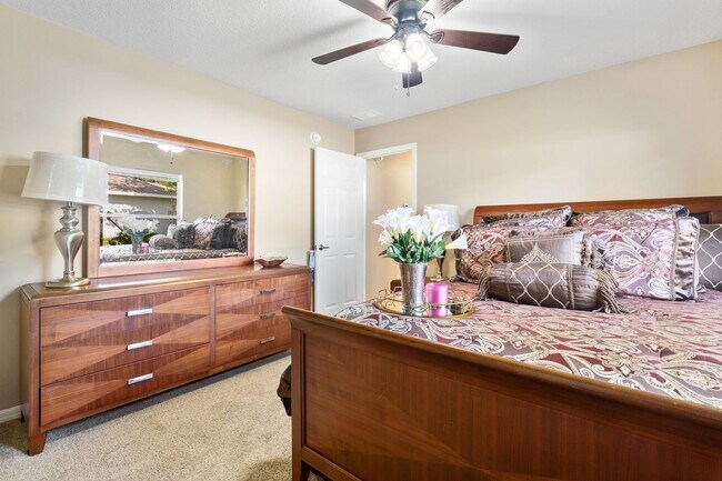 Building Photo - Fully furnished home