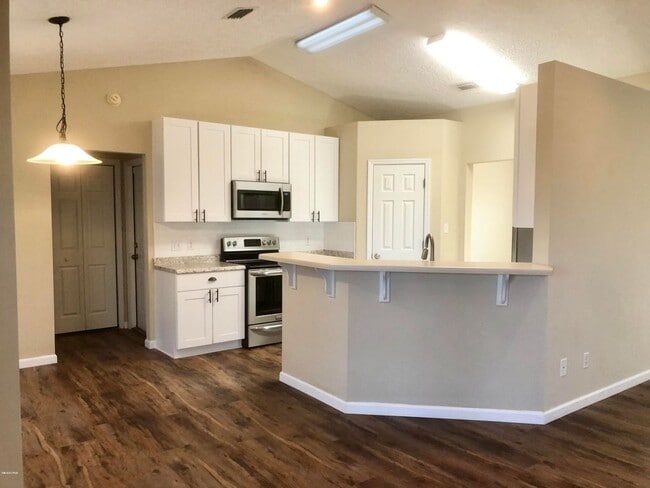 Building Photo - Single-Family House for Rent