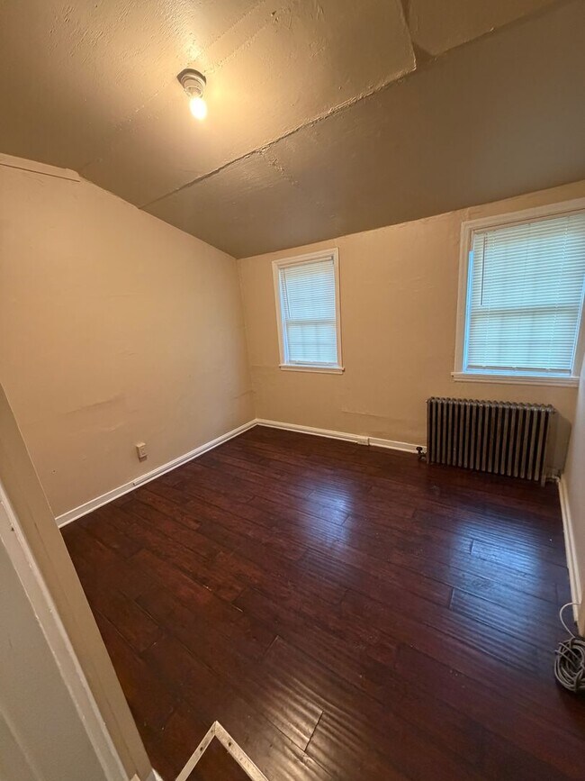 Building Photo - 34 Conestoga St
