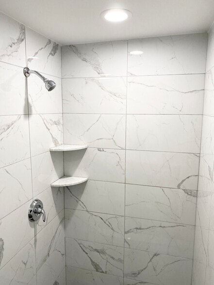 Building Photo - 61 Chestnut St