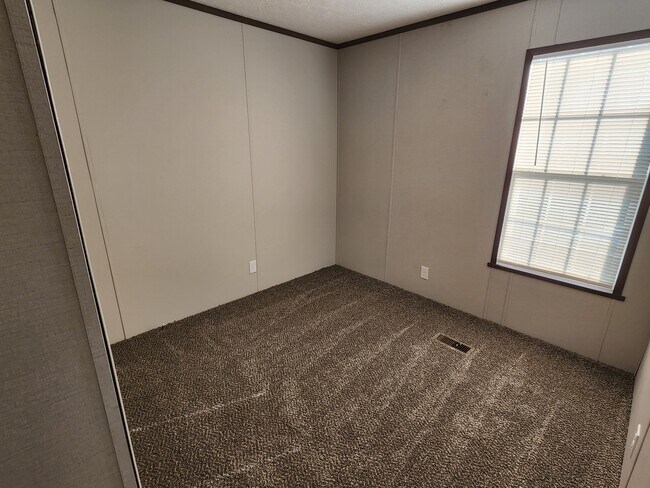 Building Photo - 839 Alaska