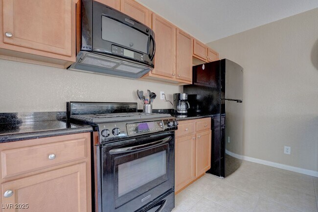 Building Photo - 7765 Floral Fabric Ct