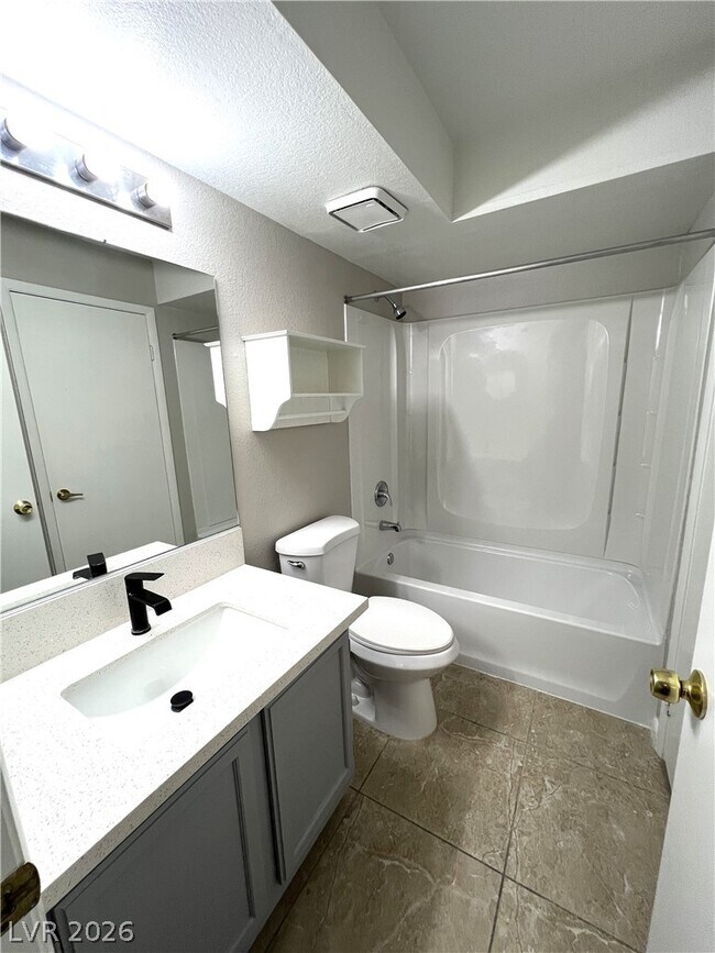 Building Photo - 7570 W Flamingo Rd