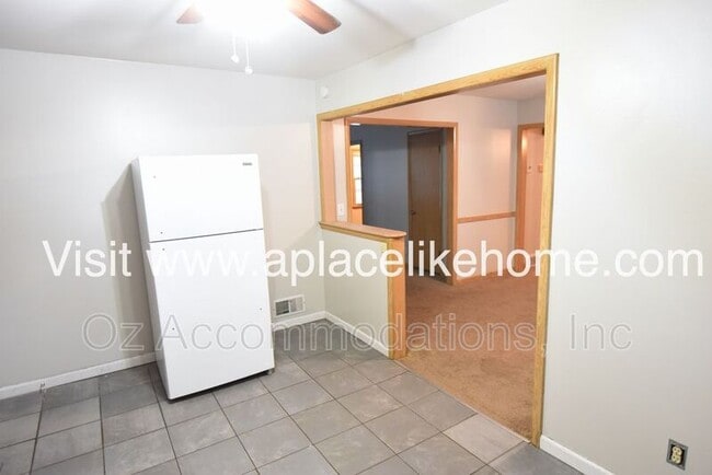 Building Photo - 7820 Arlington Ave