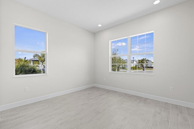 Building Photo - 14976 Woodlot Ct