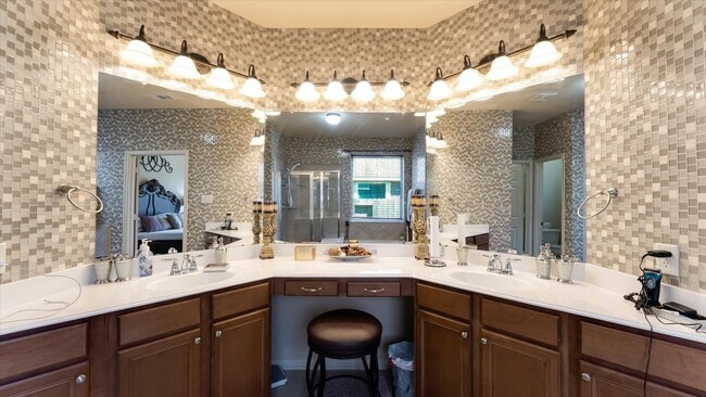 Building Photo - 17915 Quiet Loch Ln