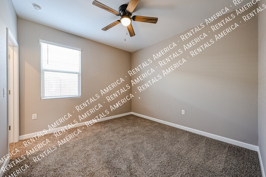Building Photo - 29539 W Whitton Ave