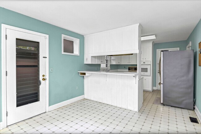 Building Photo - Prime Location! Beautiful Home Only Minutes to The Vista & Downtown