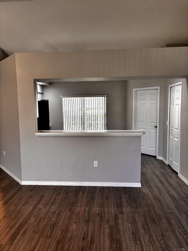 Building Photo - 5220 W Mountainview Cir