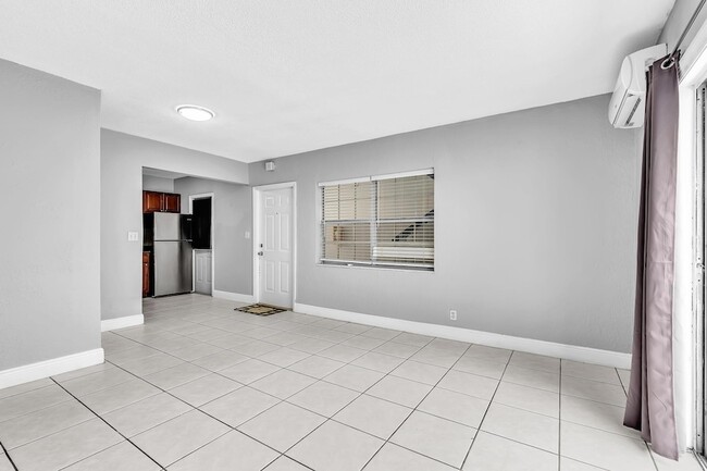 Building Photo - 626 SW 14th Ave