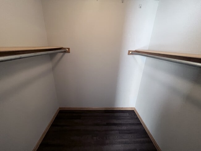 Building Photo - 10 Marie Ln