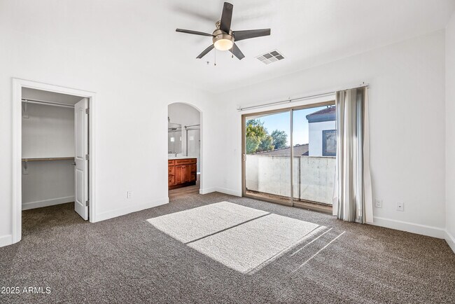 Building Photo - 4608 W Maryland Ave