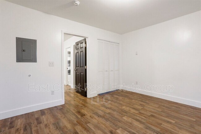 Building Photo - 207 N Mulberry St