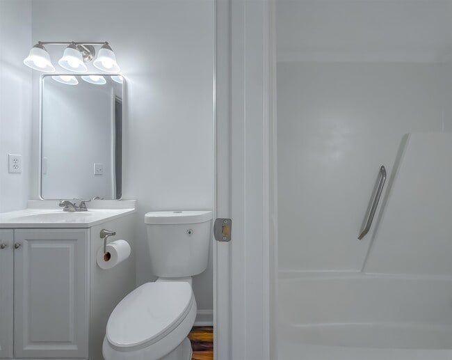 Building Photo - 3022 Homewood Pl