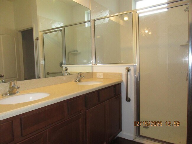 Building Photo - 3230 Stratton Cir