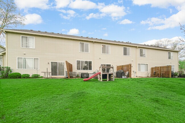 Building Photo - 1882 N wentworth Cir