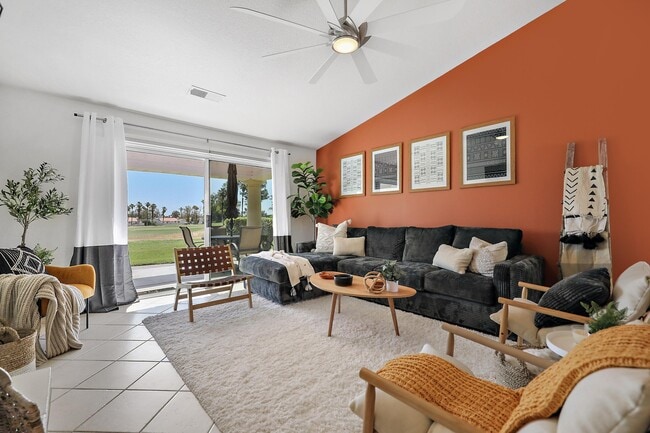 Building Photo - 699 Vista Lago Cir N