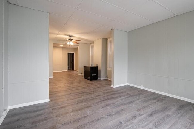 Building Photo - 140 5th Ave