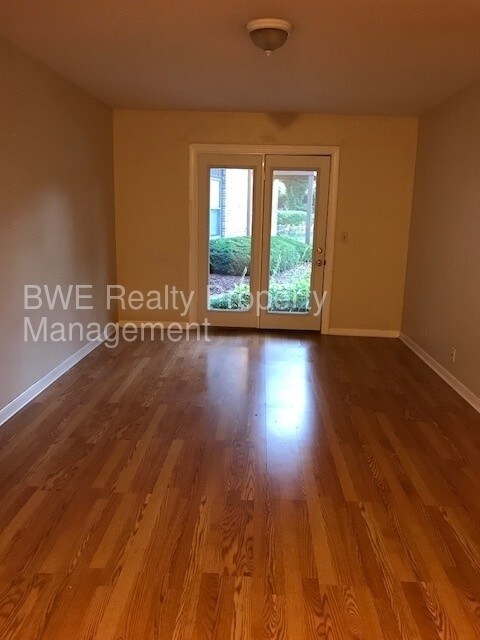 Building Photo - Whitland Place 1 bedroom Condo