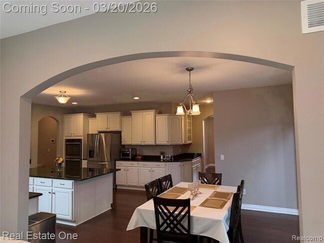 Building Photo - 58206 Sunflower Cir N