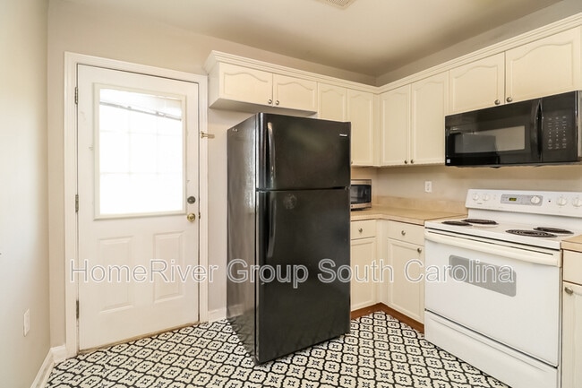 Building Photo - 2153 Pavilion Ct
