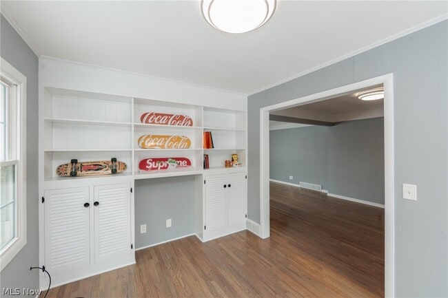 Building Photo - 2539 Warrensville Center Rd