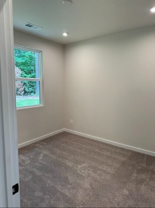 Building Photo - Beautiful 3-Bedroom, 3-Bath Home with Mode...