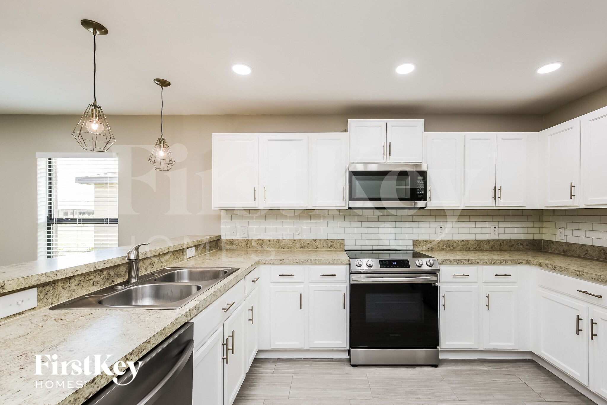 Building Photo - 354 Shadow Lakes Dr
