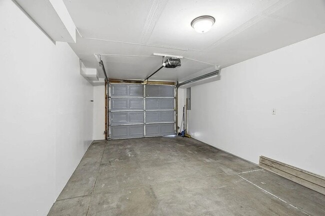 Building Photo - 1919 W 27th Ave