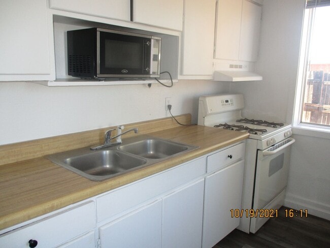 Building Photo - 540 North Ave