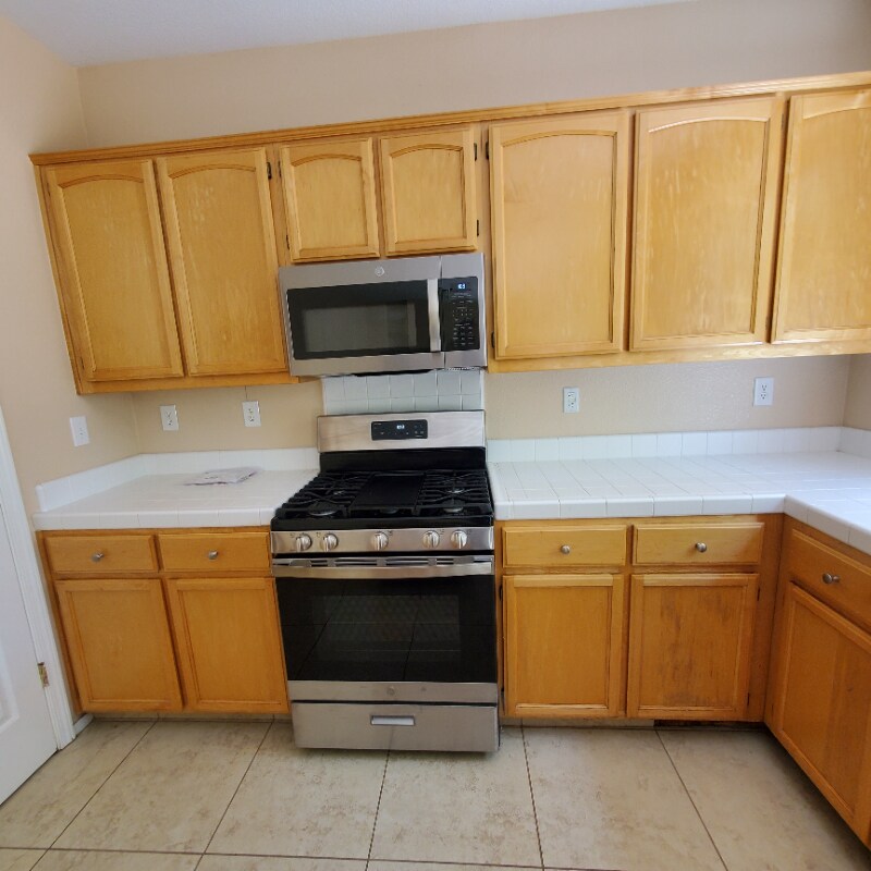 Building Photo - 558 Esplanade Ln