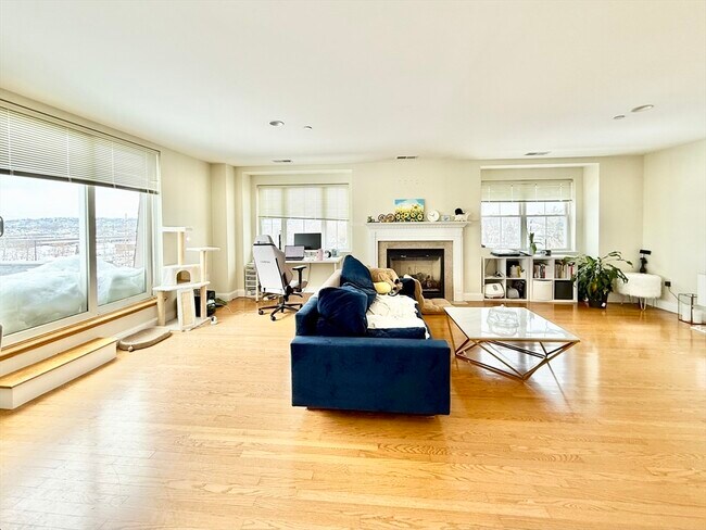 Building Photo - 120 Wyllis Ave