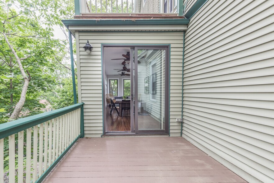 Building Photo - 65 Beech Glen St