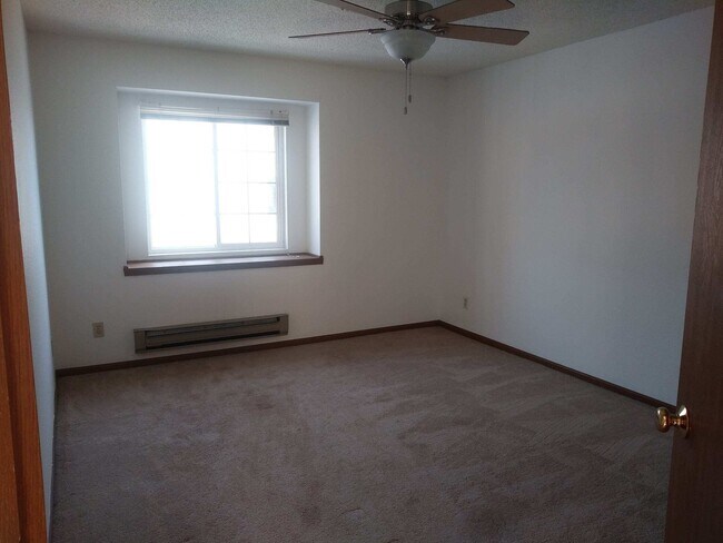 Building Photo - 200 Cardinal Dr