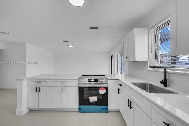 Building Photo - 18805 NW 31st Ave