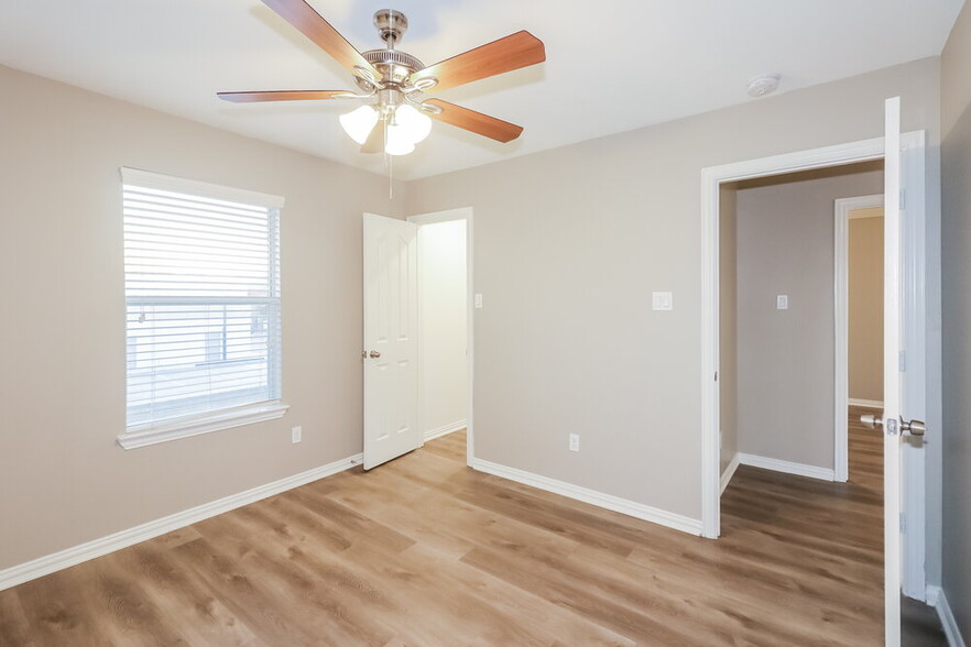 Building Photo - 8414 Parapet Pl