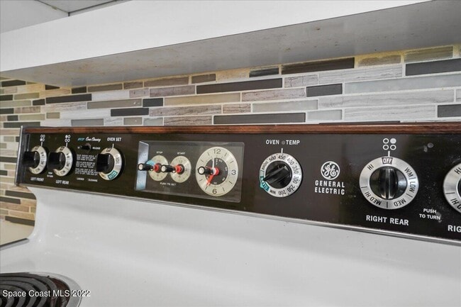 Building Photo - 7990 S Hwy A1A