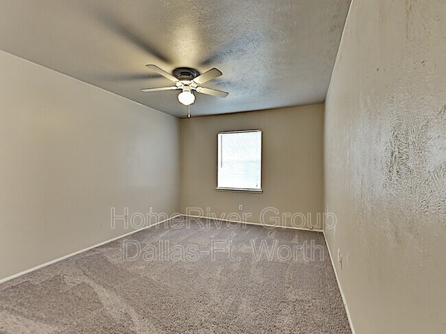 Building Photo - 2054 E Peters Colony Rd