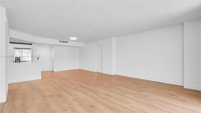 Building Photo - 555 NE 34th St