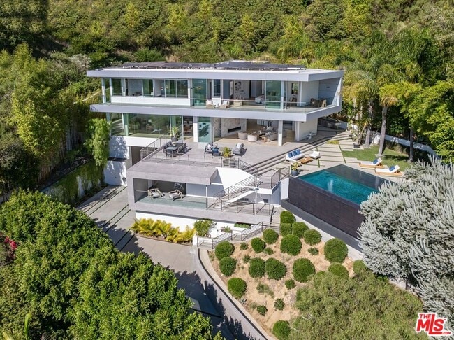 Building Photo - 1895 Rising Glen Rd