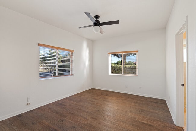 Building Photo - 2882 S Palmer Dr