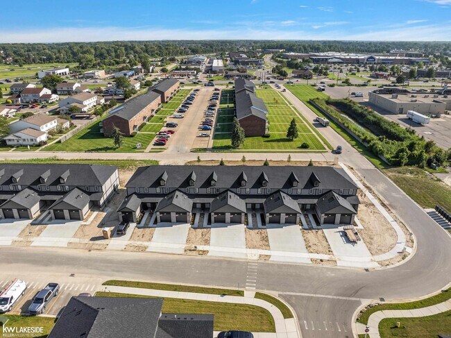 Building Photo - 28140 Delano Dr