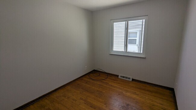 Building Photo - 1141 Maryville Ave