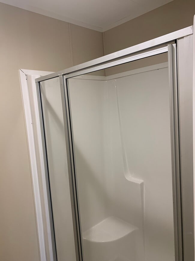 Building Photo - Early Bird Estates Unit #8