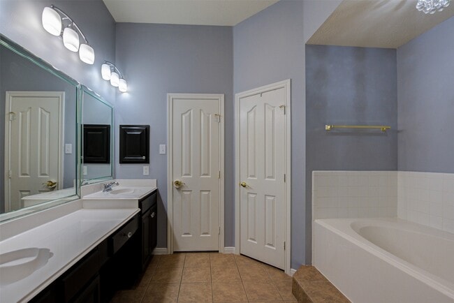 Building Photo - 3403 Kerr Ln