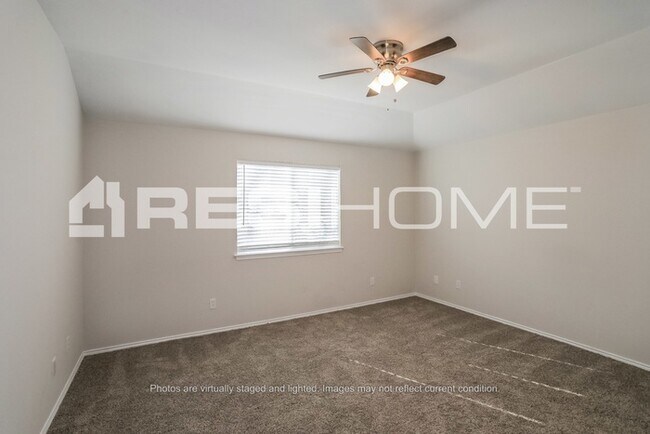Building Photo - 3128 Ronay Dr
