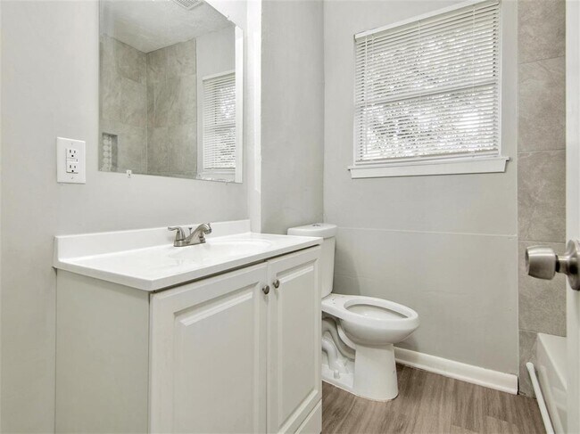 Building Photo - 234 Overbluff St