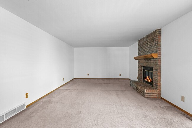 Building Photo - Spacious 4 Bedroom Home in Longmont