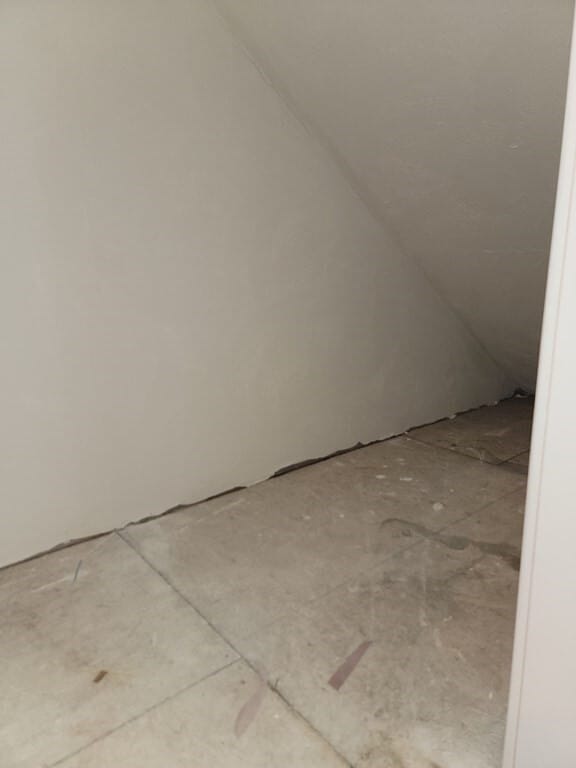 Building Photo - 946 Warren Ave